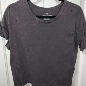 American Eagle - Distressed tee w ruffle detail